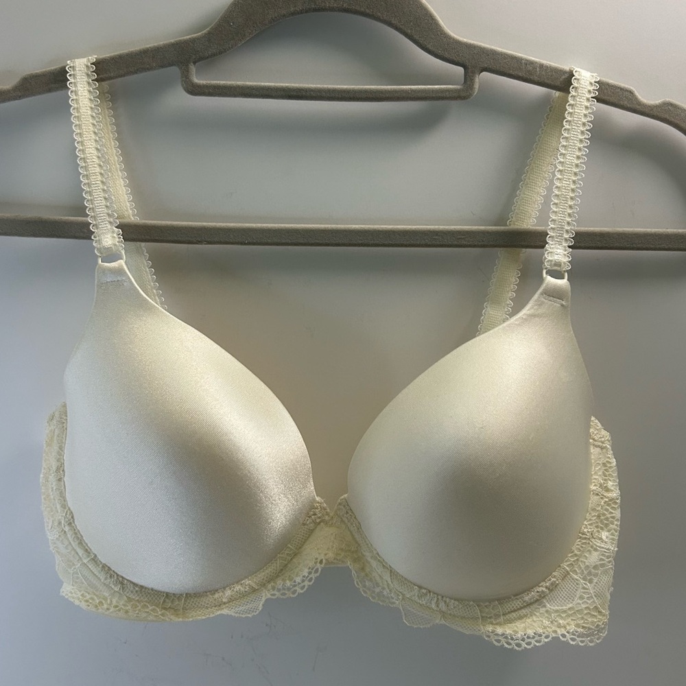 Wacoal Cream Lace Lightly Padded Adjustable Strap Bra 34D
